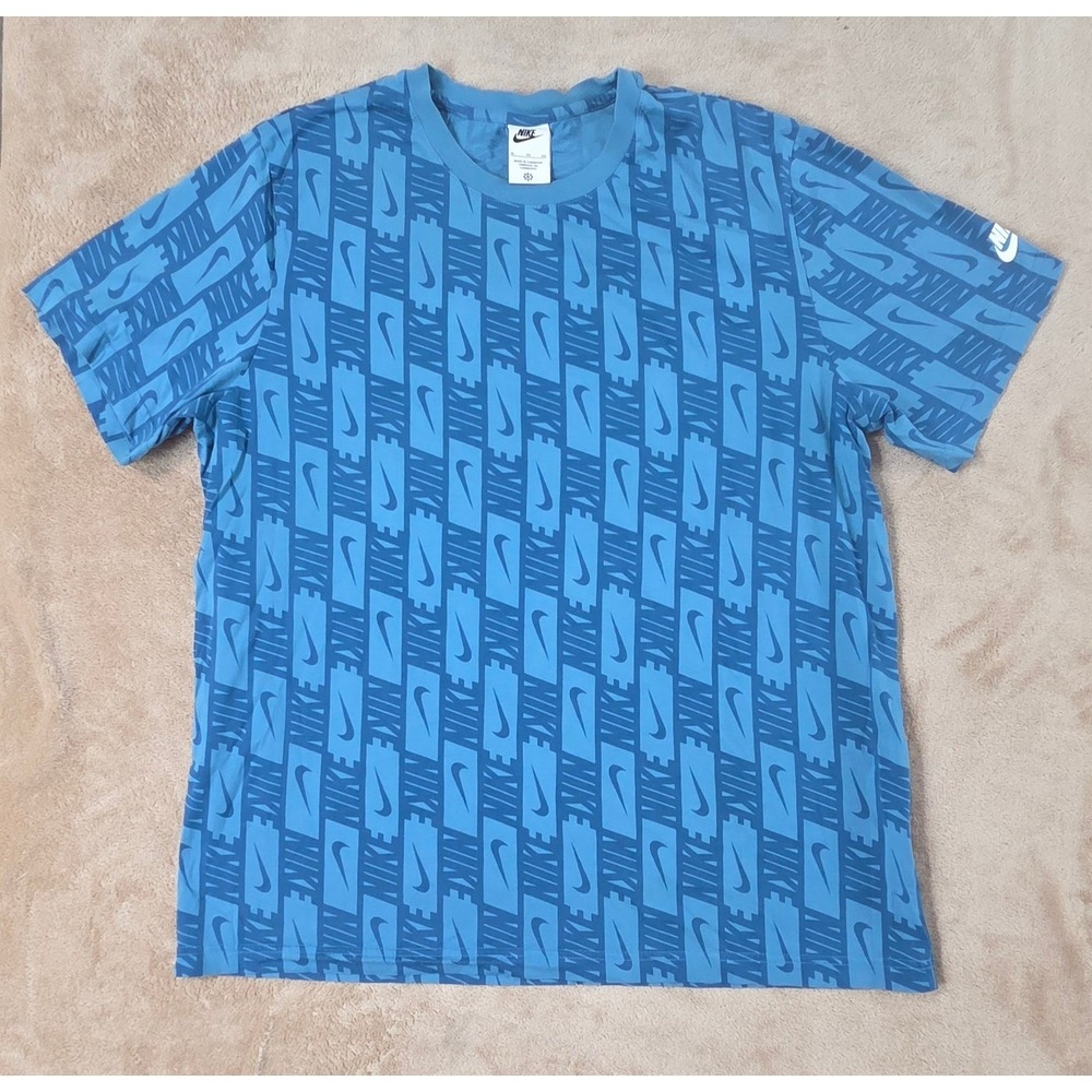 Nike t-shirt Mens XL Blue Cotton All Over Print Sportswear S/S DR9974-469 EUC